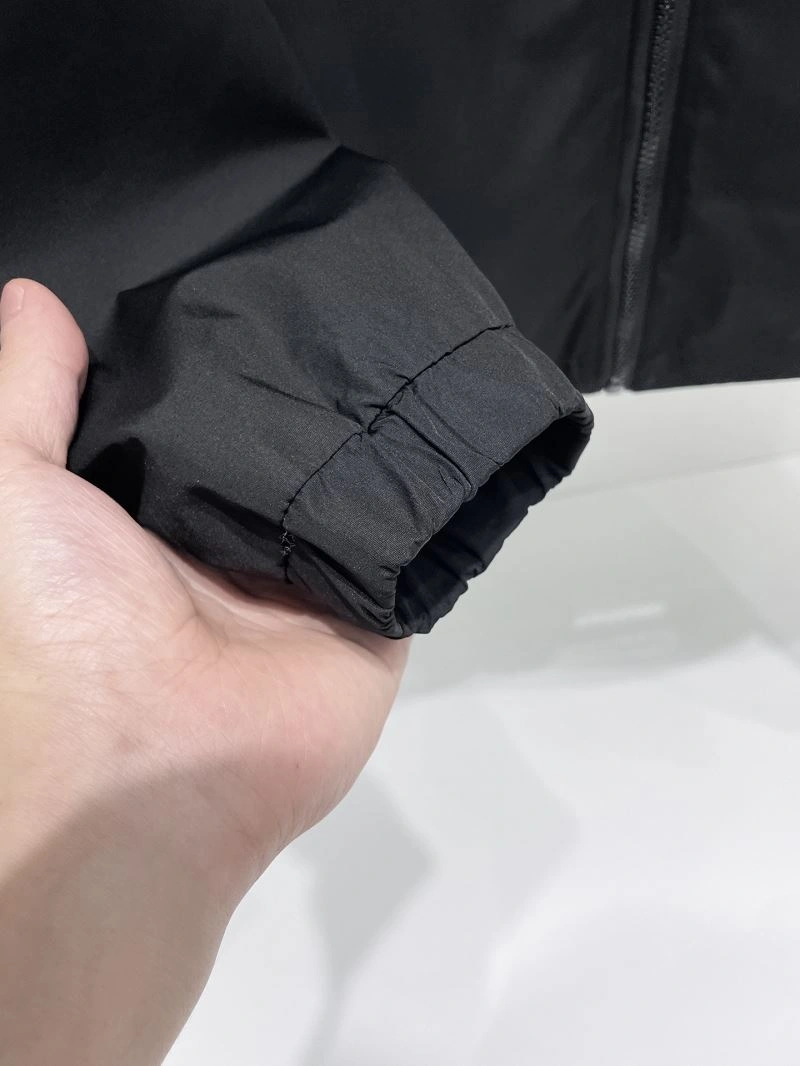 TechFriendly Louis Vuitton Outwear 136583