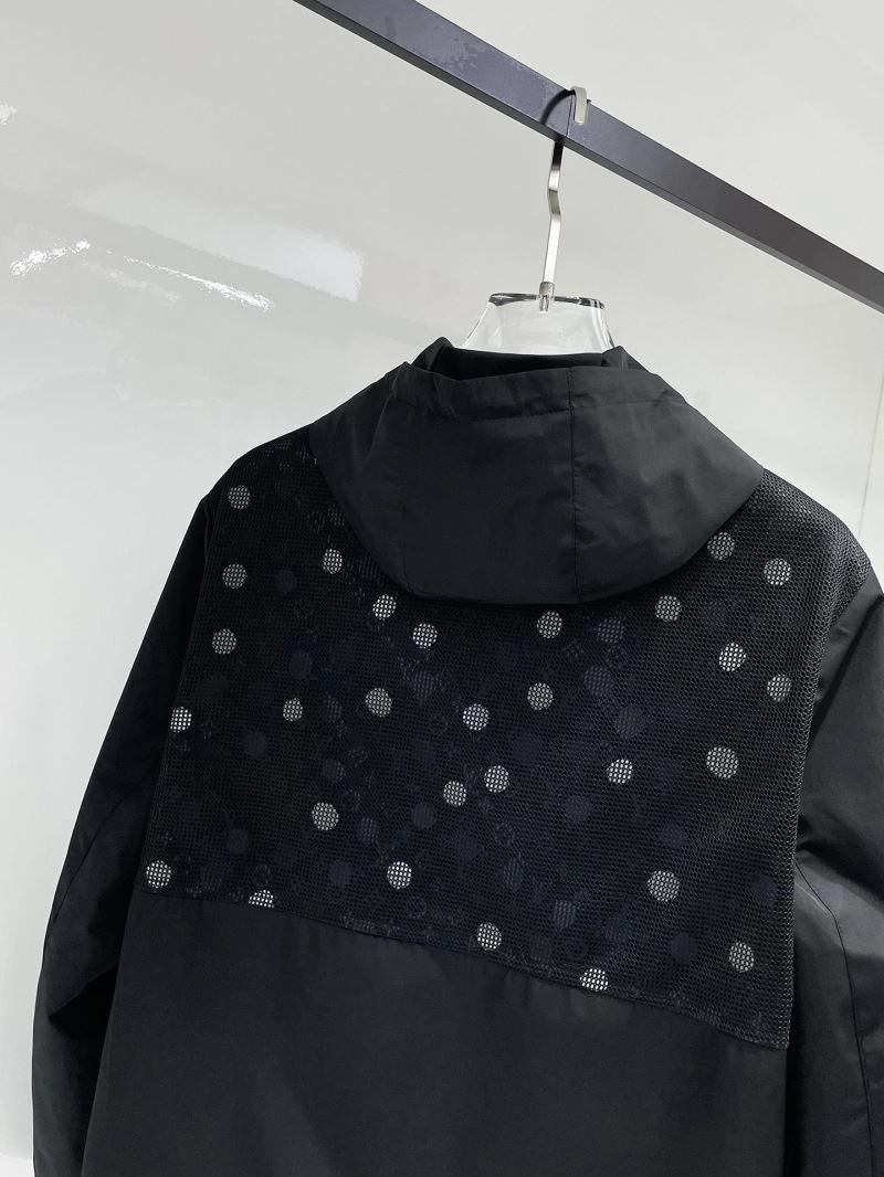 TechFriendly Louis Vuitton Outwear 136583