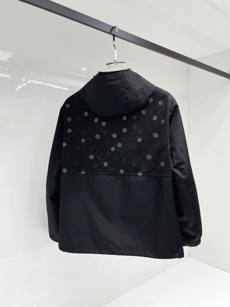 TechFriendly Louis Vuitton Outwear 136583