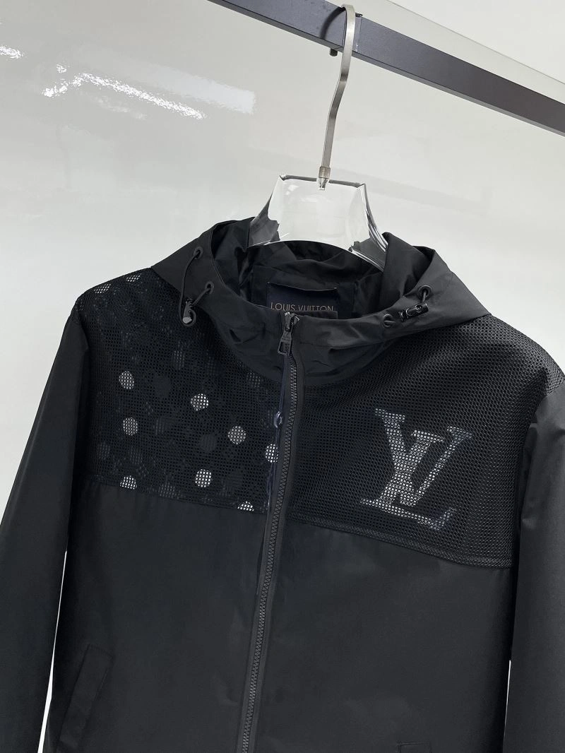 TechFriendly Louis Vuitton Outwear 136583