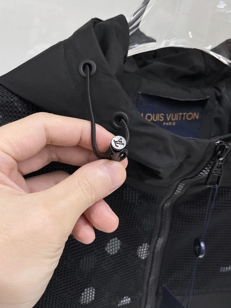 TechFriendly Louis Vuitton Outwear 136583