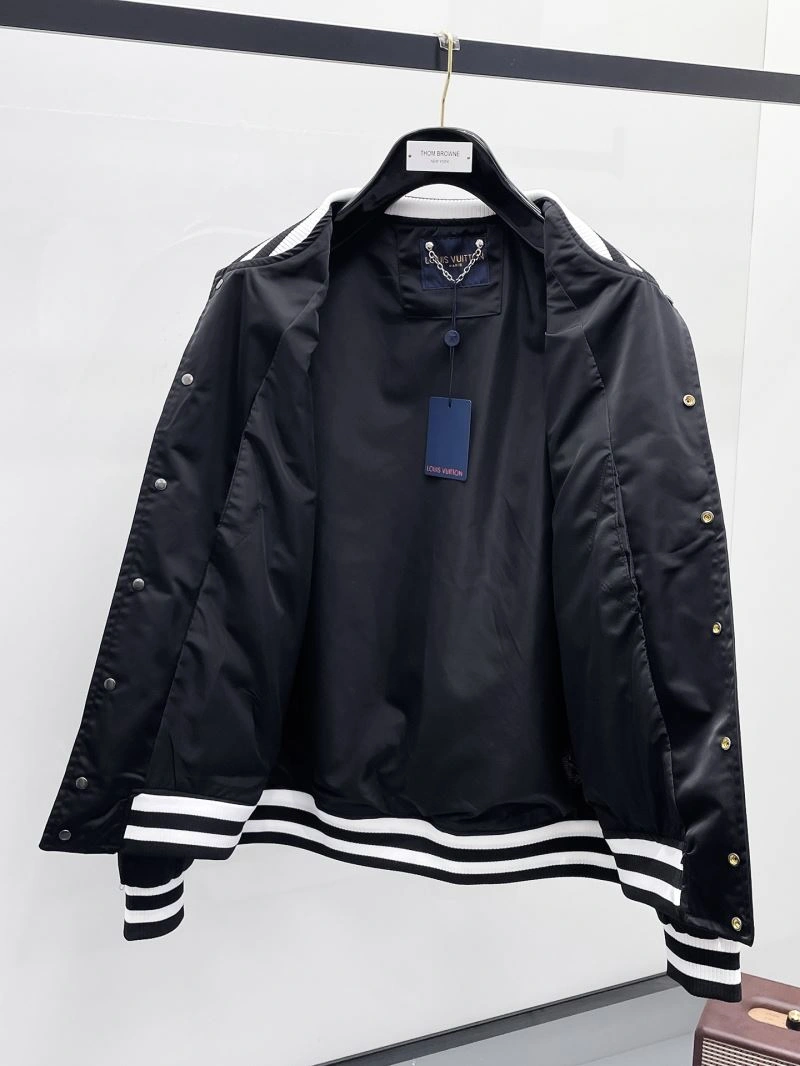 Louis Vuitton Outwear Durable 136582