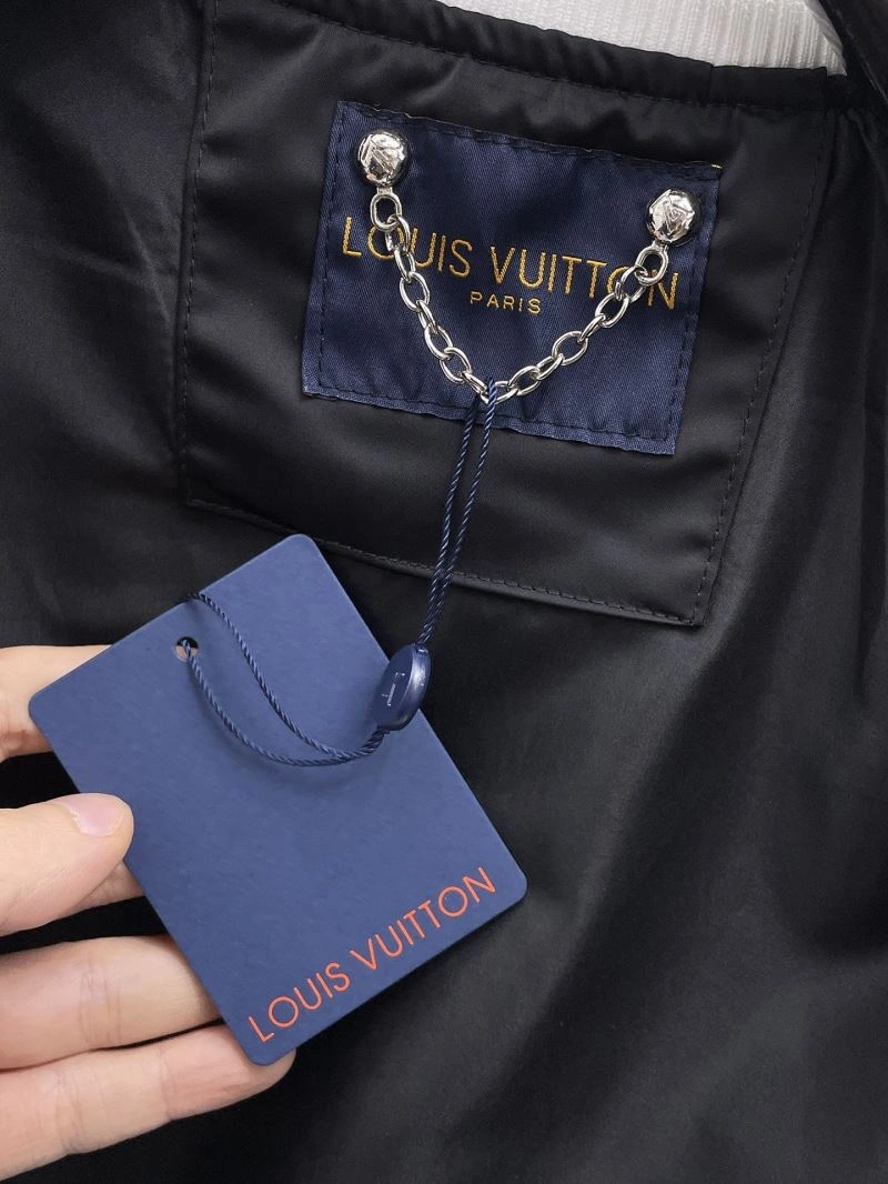 Louis Vuitton Outwear Durable 136582