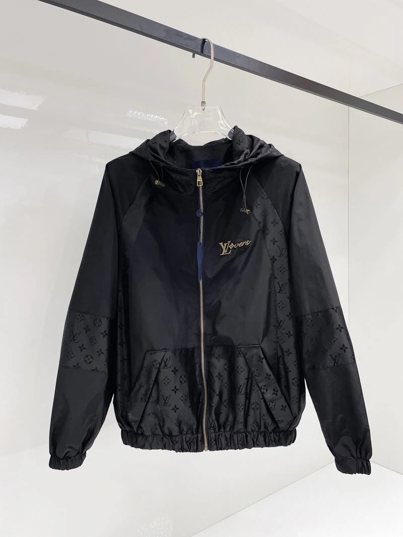 TechFriendly Louis Vuitton Outwear 136579
