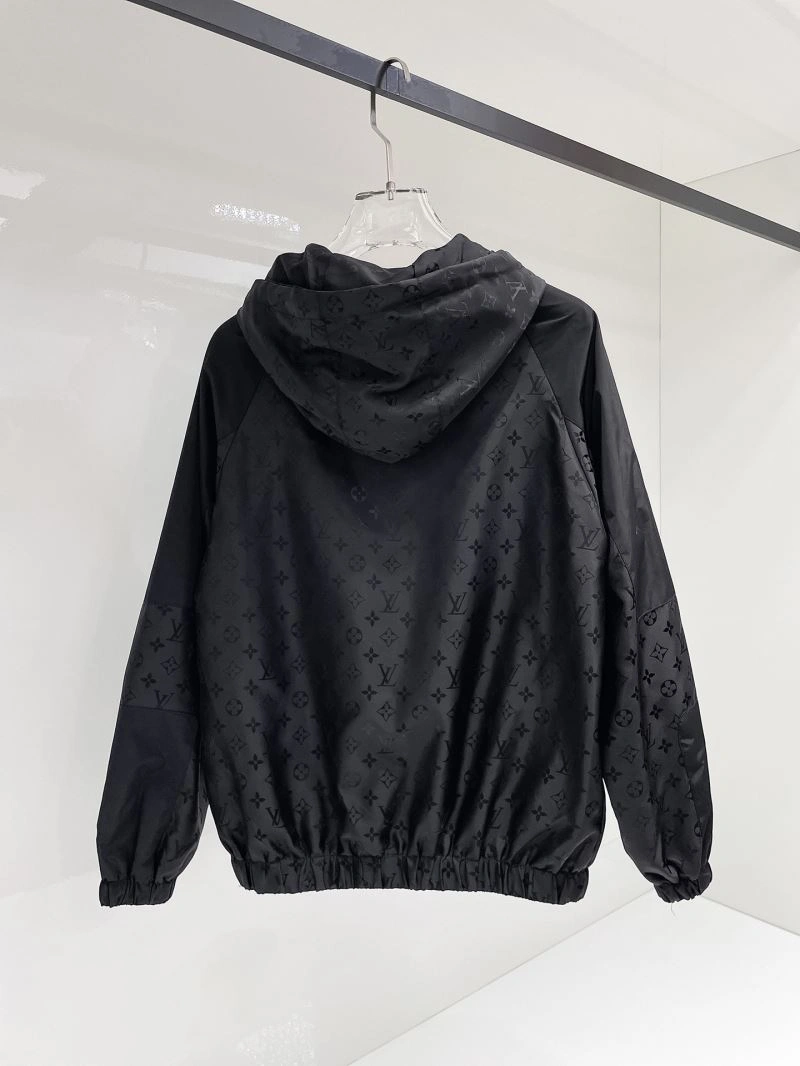 TechFriendly Louis Vuitton Outwear 136579