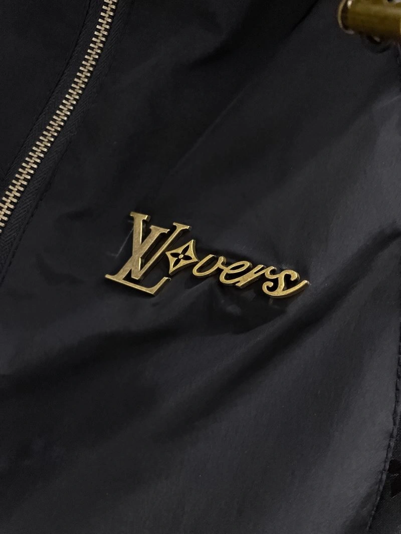 TechFriendly Louis Vuitton Outwear 136579