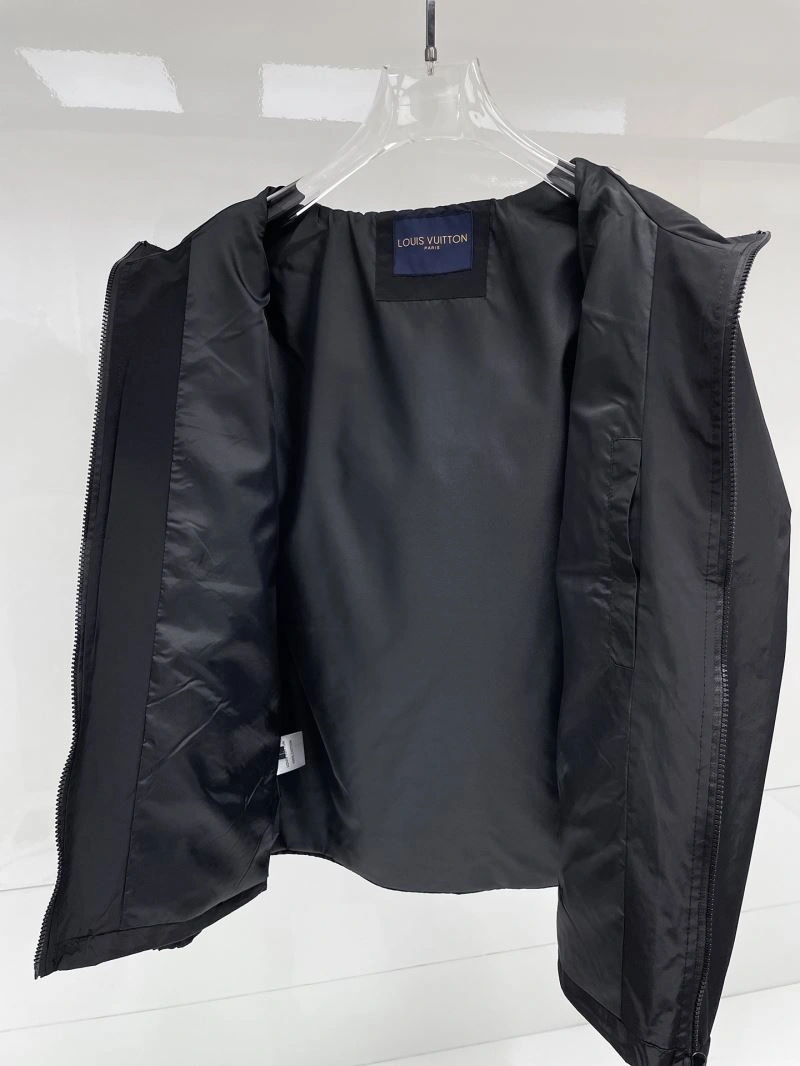 Louis Vuitton Outwear Effortless 136594