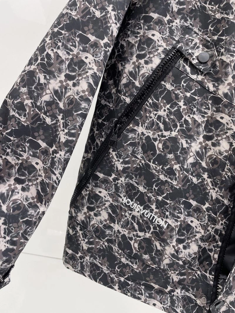 Louis Vuitton Outwear Contemporary 136577