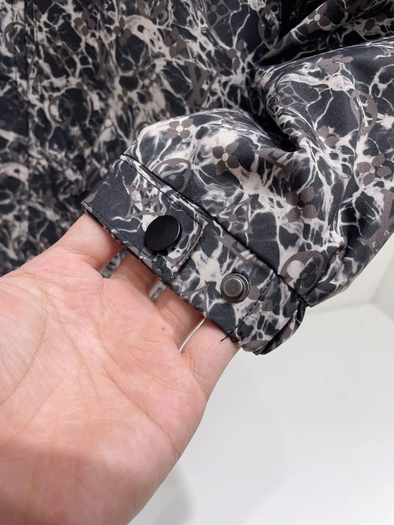 Louis Vuitton Outwear Contemporary 136577