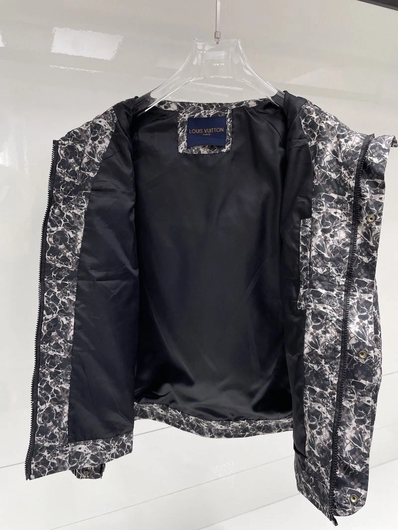 Louis Vuitton Outwear Contemporary 136577