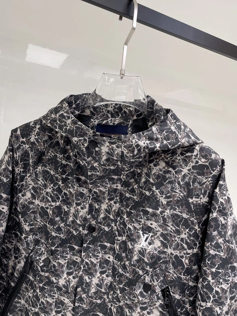 Louis Vuitton Outwear Contemporary 136577