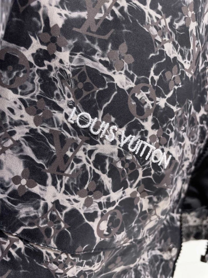 Louis Vuitton Outwear Contemporary 136577