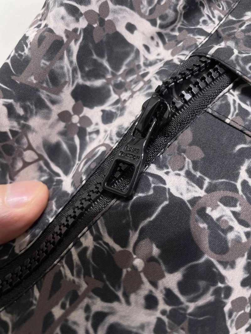 Louis Vuitton Outwear Contemporary 136577