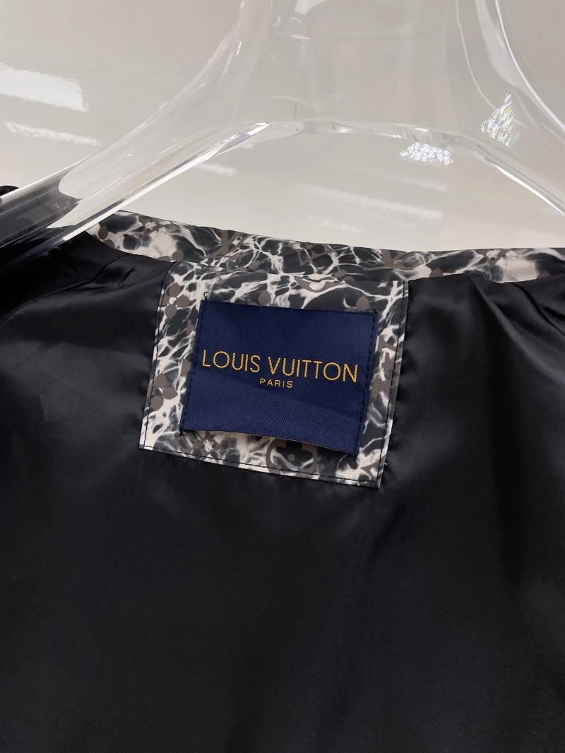 Louis Vuitton Outwear Contemporary 136577