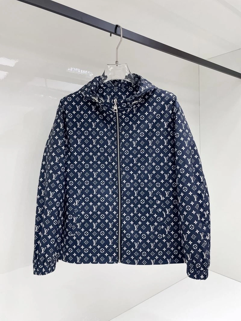 Bold Louis Vuitton Outwear 136576