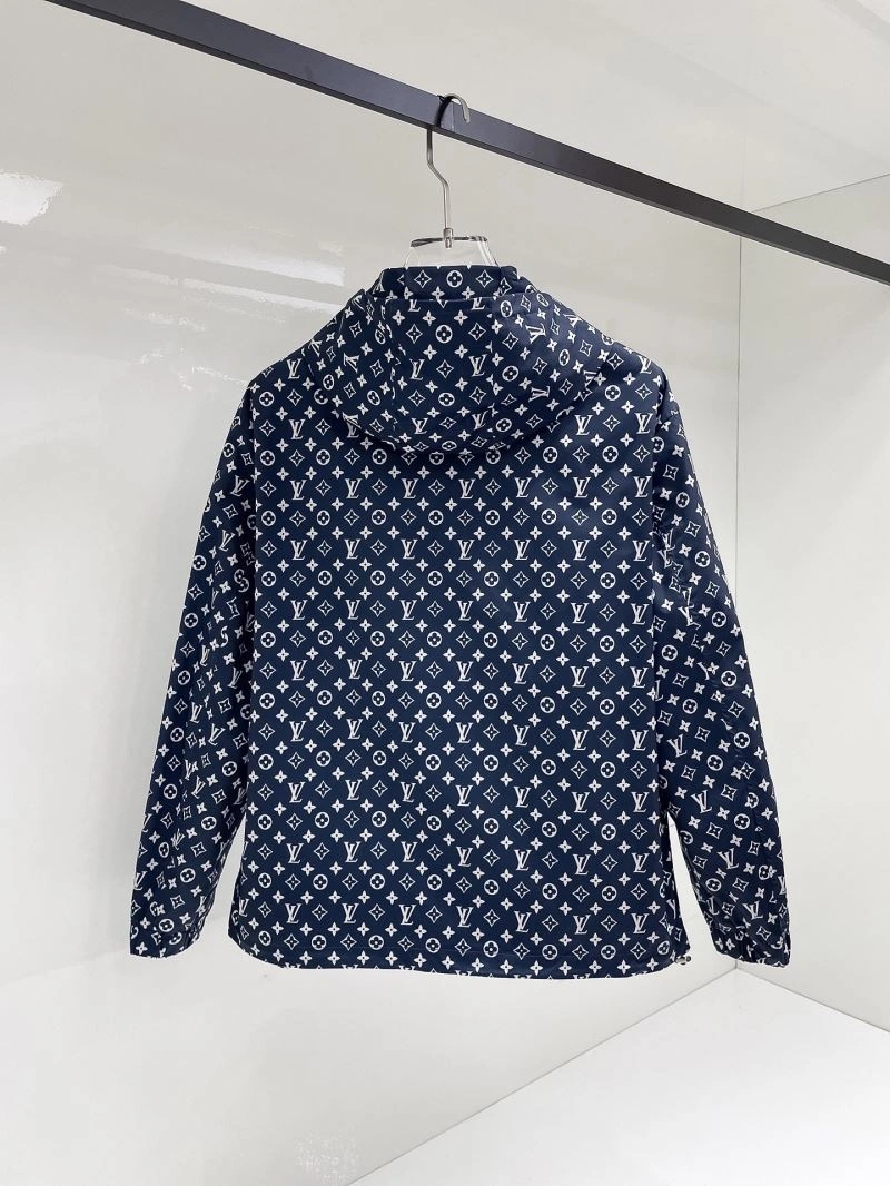 Bold Louis Vuitton Outwear 136576