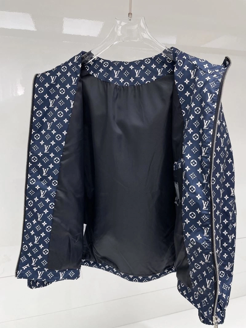Bold Louis Vuitton Outwear 136576