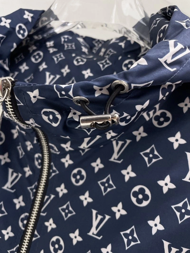Bold Louis Vuitton Outwear 136576