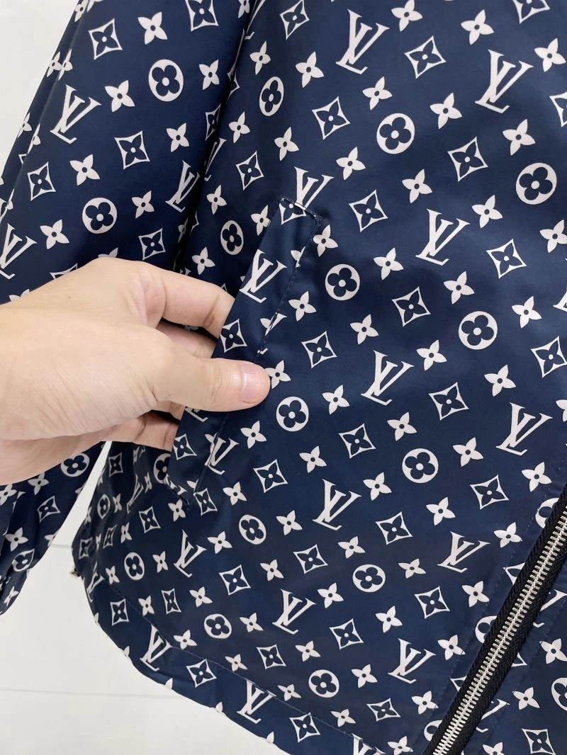 Bold Louis Vuitton Outwear 136576