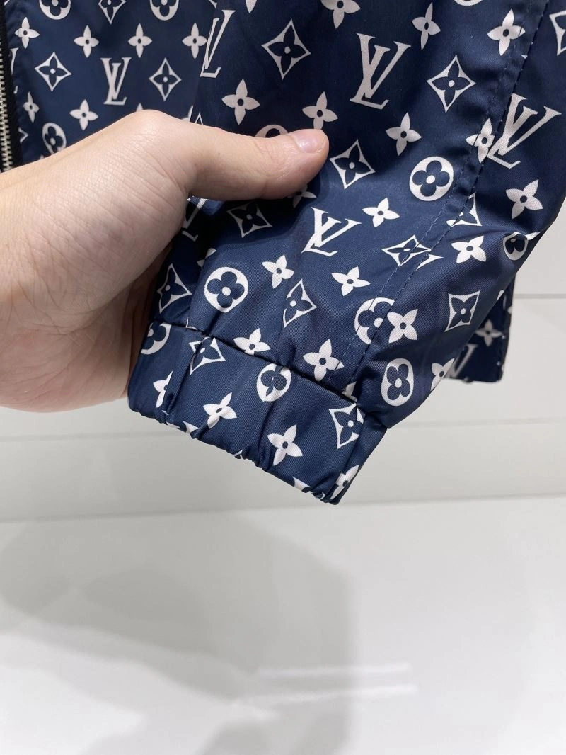 Bold Louis Vuitton Outwear 136576