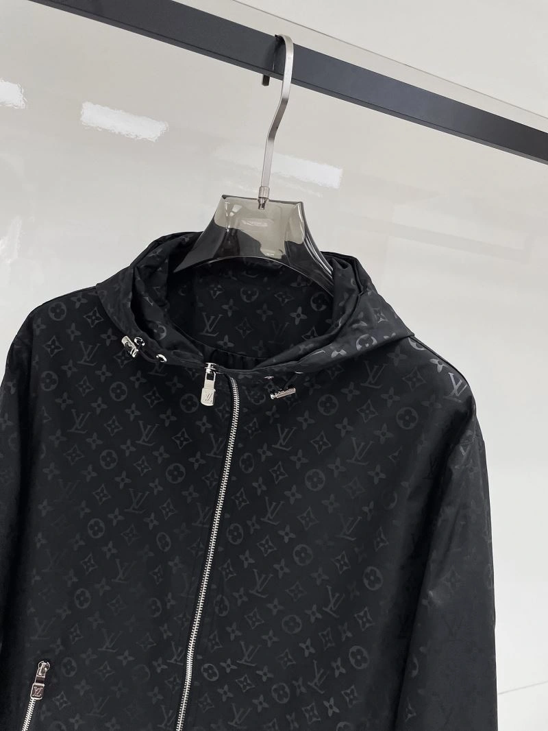 Louis Vuitton Outwear Stretchable 136572