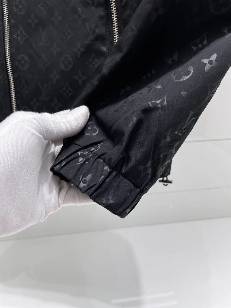 Louis Vuitton Outwear Stretchable 136572