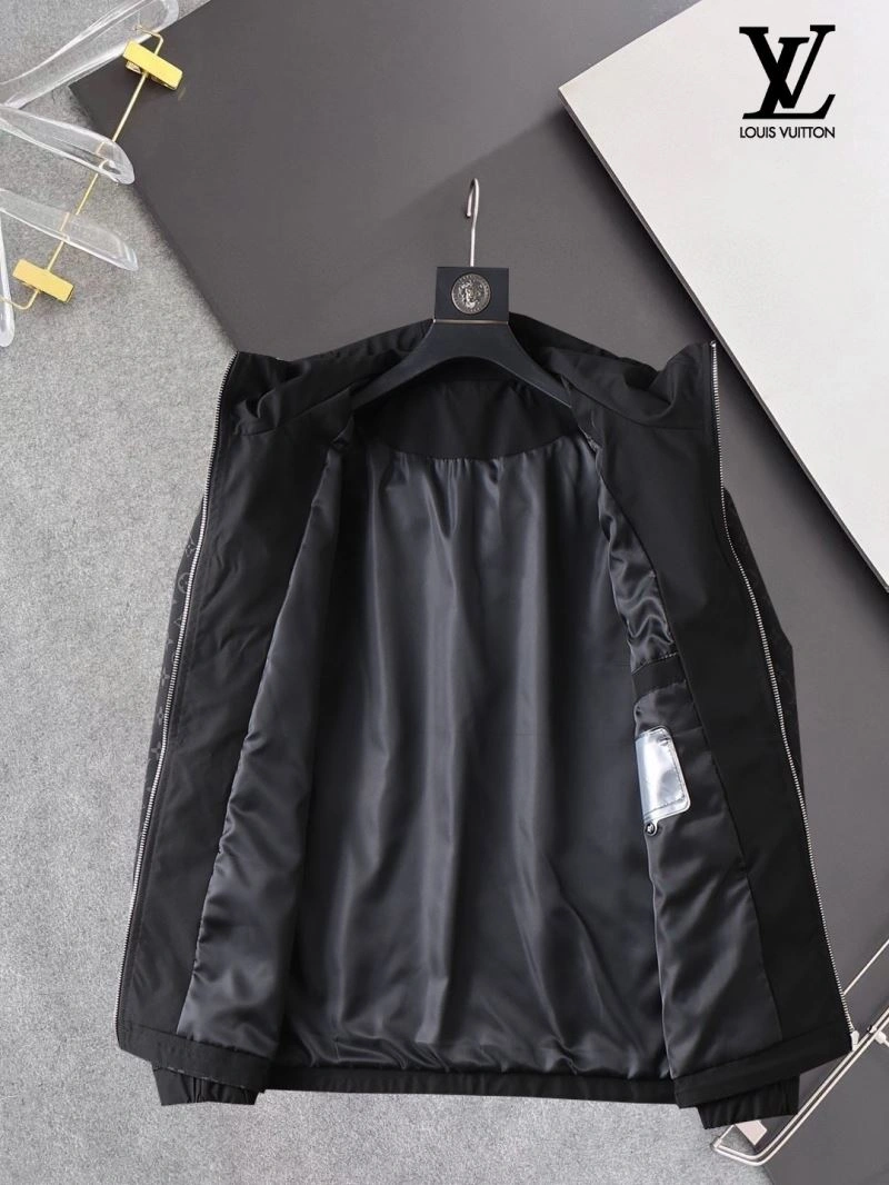 Louis Vuitton Outwear MoistureWicking 136552