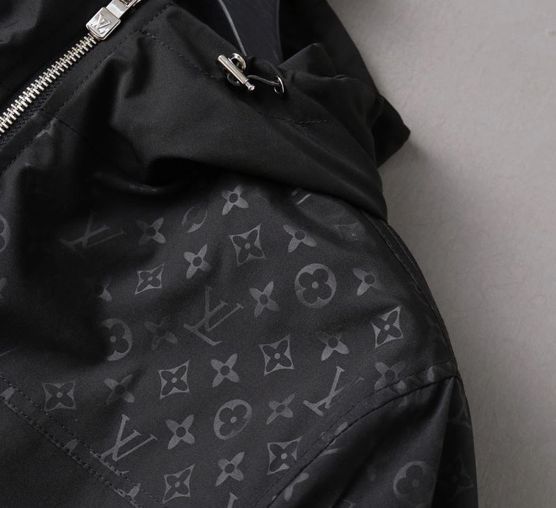 Louis Vuitton Outwear MoistureWicking 136552