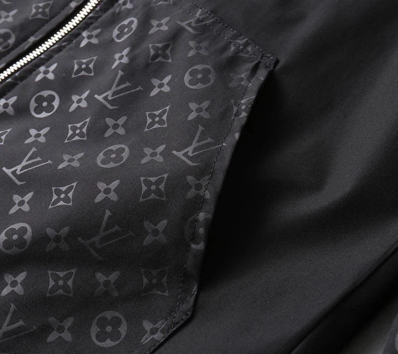 Louis Vuitton Outwear MoistureWicking 136552