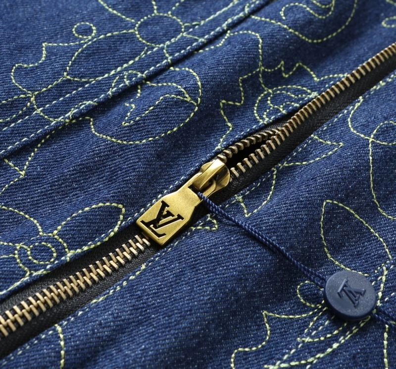 Louis Vuitton Outwear EyeCatching 136570