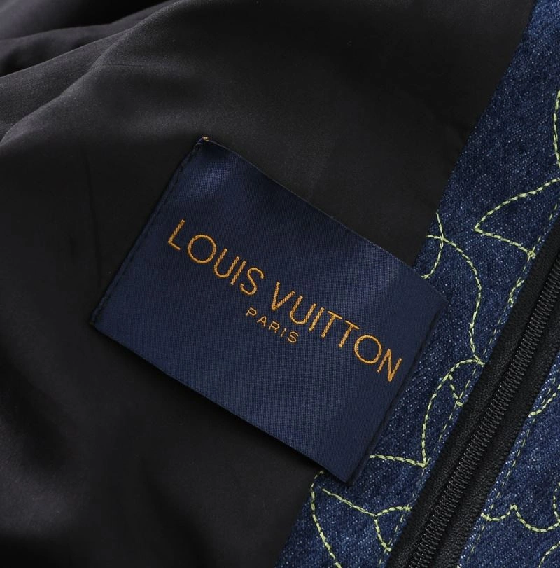 Louis Vuitton Outwear EyeCatching 136570