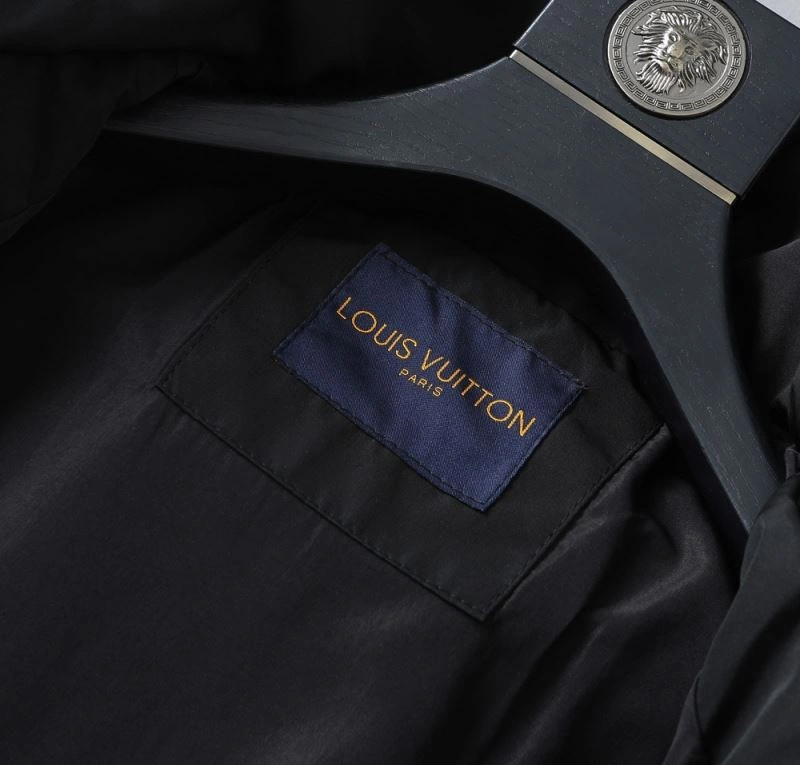 Modern Louis Vuitton Outwear 136565
