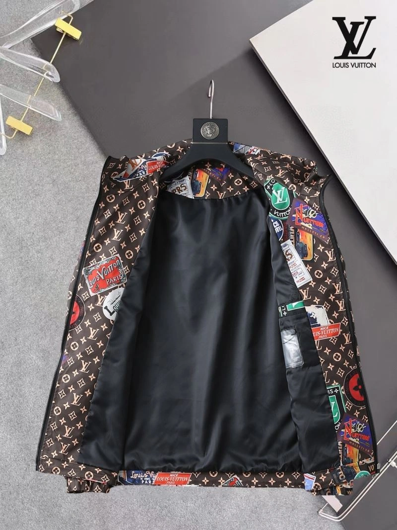 Contemporary Louis Vuitton Outwear 136562
