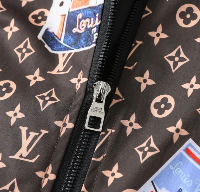 Contemporary Louis Vuitton Outwear 136562