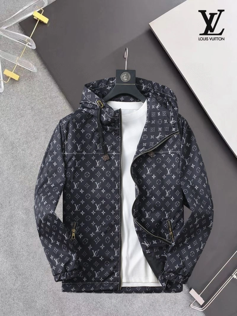 WaterResistant Louis Vuitton Outwear 136561