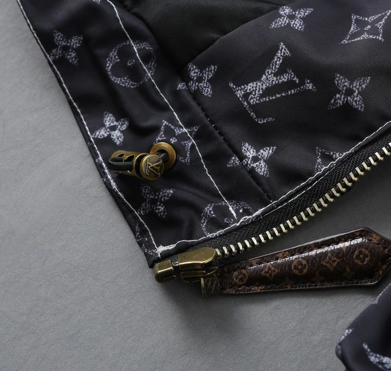 WaterResistant Louis Vuitton Outwear 136561