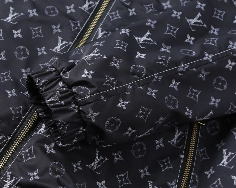 WaterResistant Louis Vuitton Outwear 136561