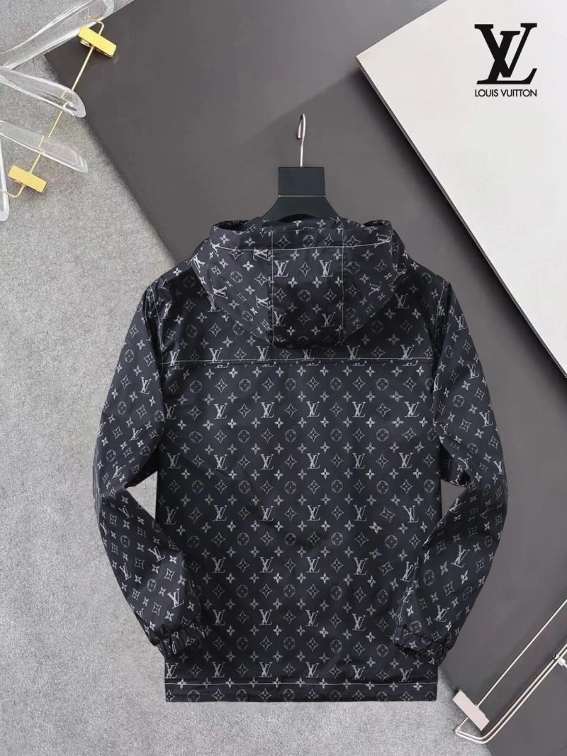 WaterResistant Louis Vuitton Outwear 136561