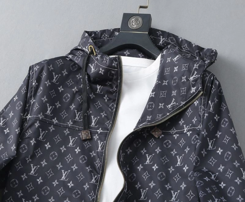 WaterResistant Louis Vuitton Outwear 136561