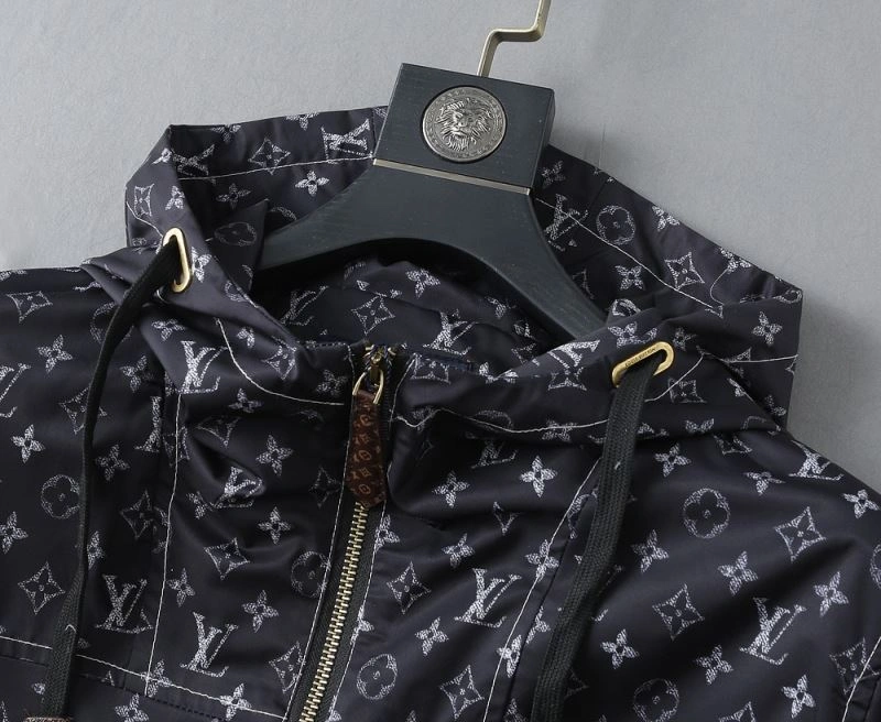 WaterResistant Louis Vuitton Outwear 136561