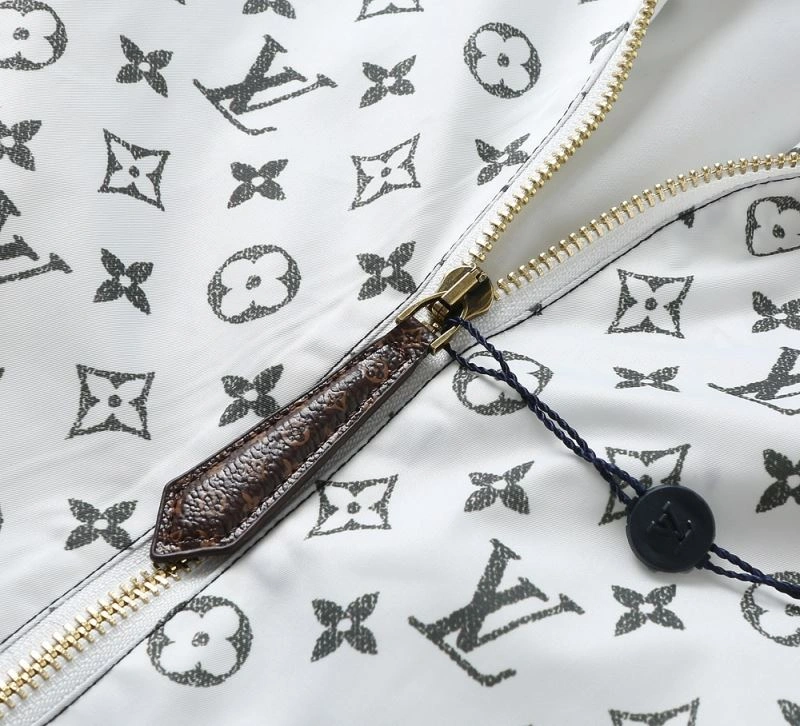 Louis Vuitton Outwear Sophisticated 136559