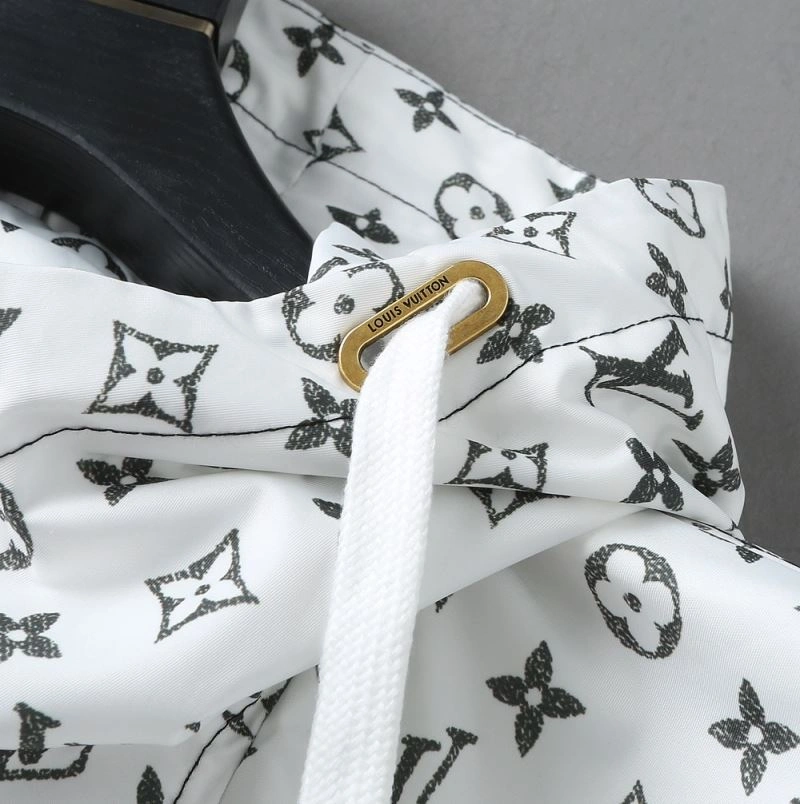 Louis Vuitton Outwear Sophisticated 136559