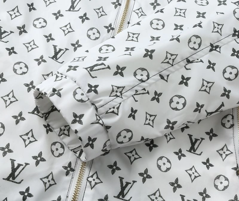 Louis Vuitton Outwear Sophisticated 136559