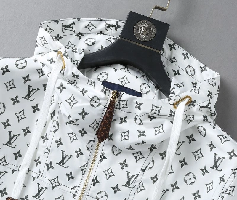 Louis Vuitton Outwear Sophisticated 136559