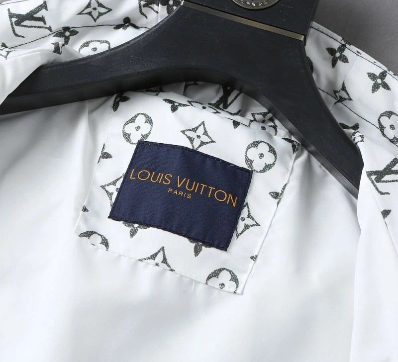Louis Vuitton Outwear Sophisticated 136559