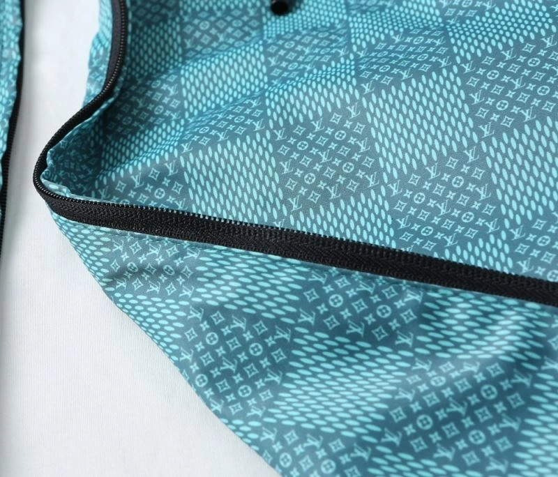 MoistureWicking Louis Vuitton Outwear 136563