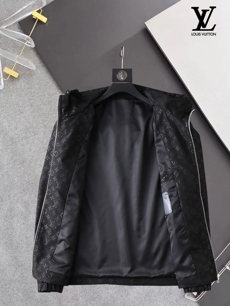 Comfortable Louis Vuitton Outwear 136546