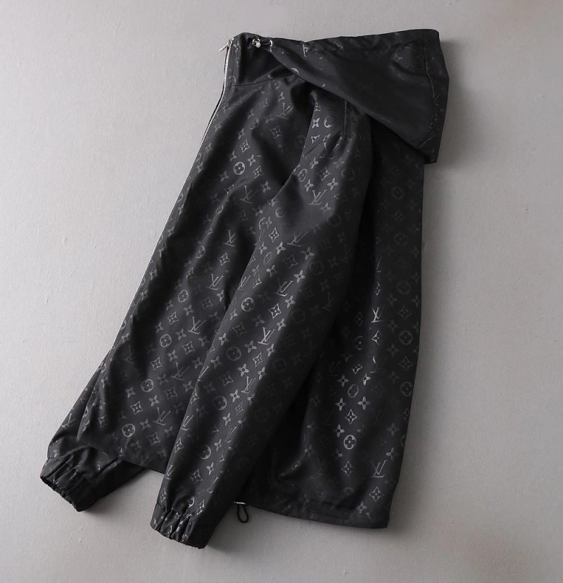 Comfortable Louis Vuitton Outwear 136546
