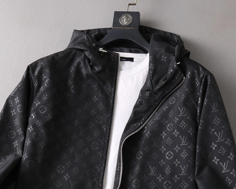 Comfortable Louis Vuitton Outwear 136546