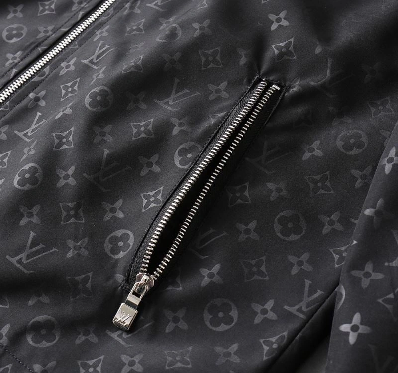 Comfortable Louis Vuitton Outwear 136546